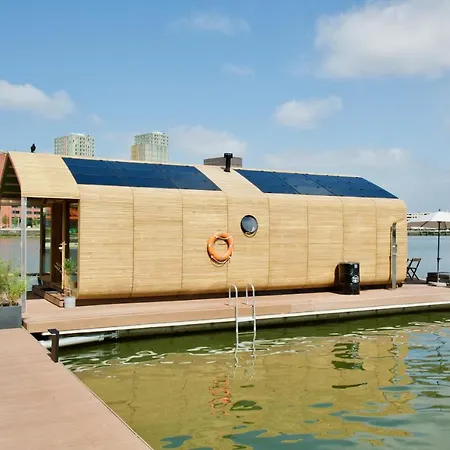 Wikkelboat Nr5 At Floating Rijnhaven רוטרדם